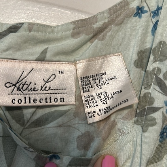 Kathy Lee Collection Floral Dress - Picture 4 of 7